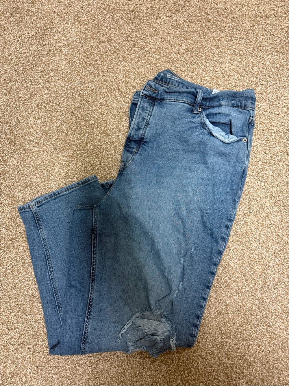 Women’s Straight-Leg Jeans